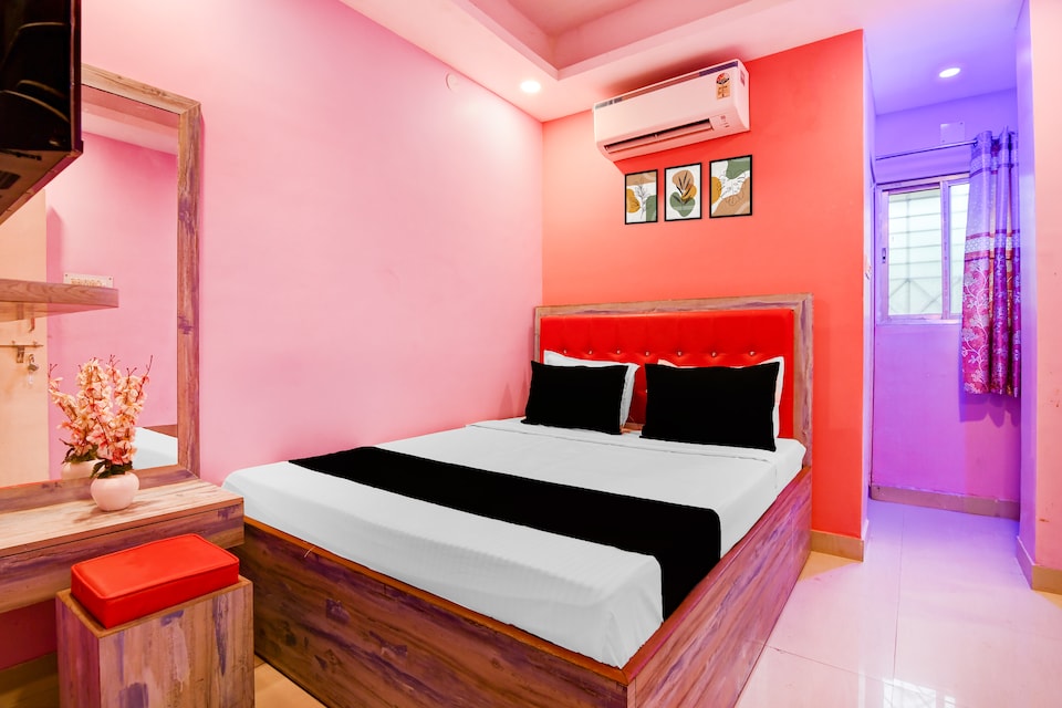 Hotel O Pinki Guest House Mukundapur Bus Stand, Ruby Hospital Kolkata, Kolkata