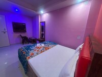 Hotel O Pinki Guest House Mukundapur Bus Stand