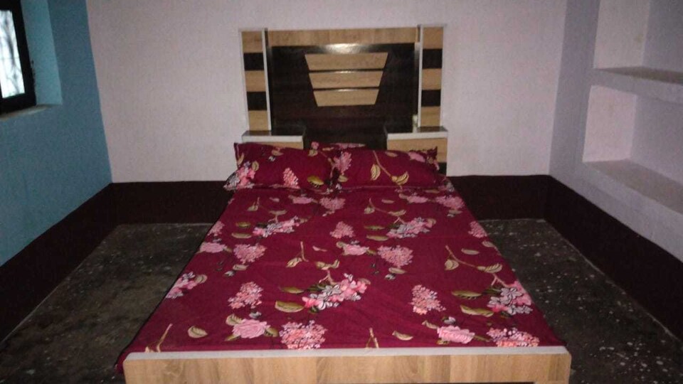 SPOT ON Vrindavan Hotel And Lodge, Unchahar, Unchahar