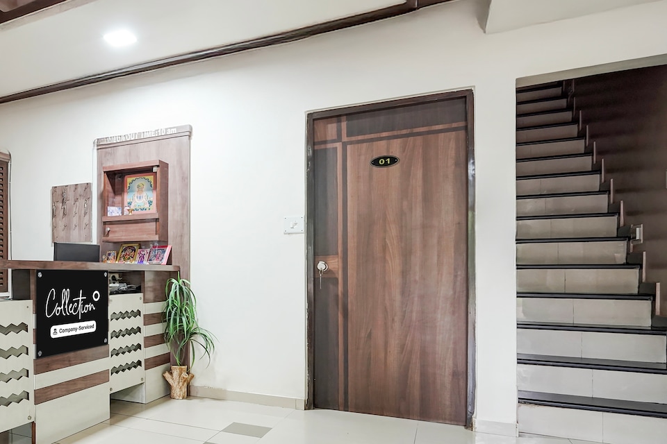 Super Collection O Sachivalaya Metro Station Gandhinagar Formerly Hotel Ghunghat Inn, Sector 16 Gandhinagar, गांधीनगर