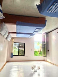 OYO 1166 Hotel Wooden Crib