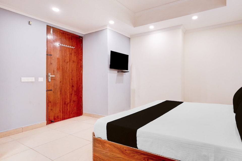 HOTEL O BLUE DIAMOND STAY, Noida Industrial Area Mamura, Noida