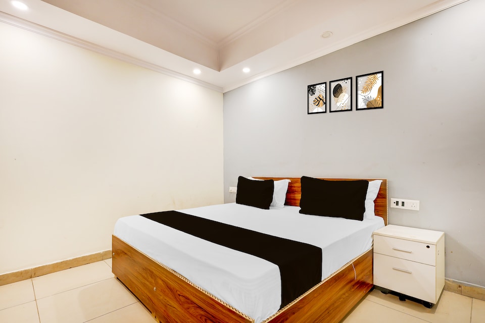 HOTEL O BLUE DIAMOND STAY, Noida Industrial Area Mamura, Noida