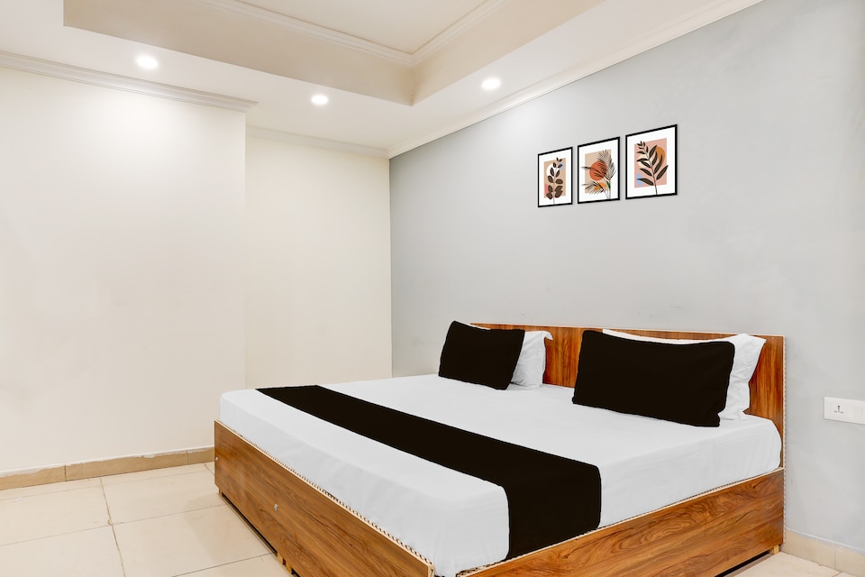 HOTEL O BLUE DIAMOND STAY, Noida Industrial Area Mamura, Noida
