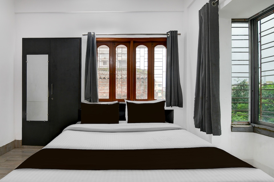 Hotel O The Golden Nest Kavi Sukanta Metro Station, Ruby Hospital Kolkata, Kolkata