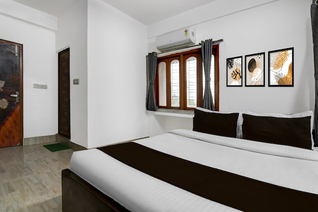 Hotel O The Golden Nest Kavi Sukanta Metro Station