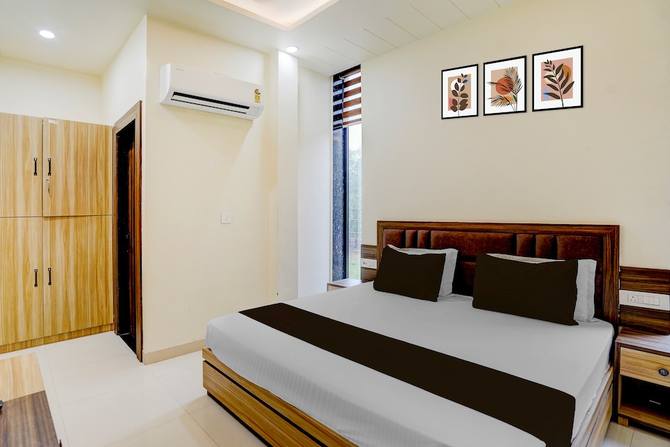 SPOT ON Shree Mukund Madhav Dham Vrindavan Railway Station, Iskcon Vrindavan, Vrindavan