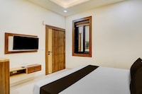 SPOT ON Shree Mukund Madhav Dham Vrindavan Railway Station