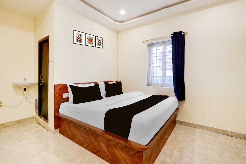 Hotel O Rainbow , Nakkalagutta Hanamkonda Warangal, Warangal