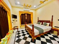 Hotel O Royal Queen