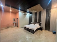 SPOT ON SHREE JI HOTEL AND RESTAURANT