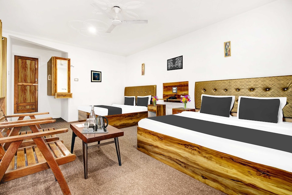 Hotel O Dal Lake, Rajbagh, Srinagar