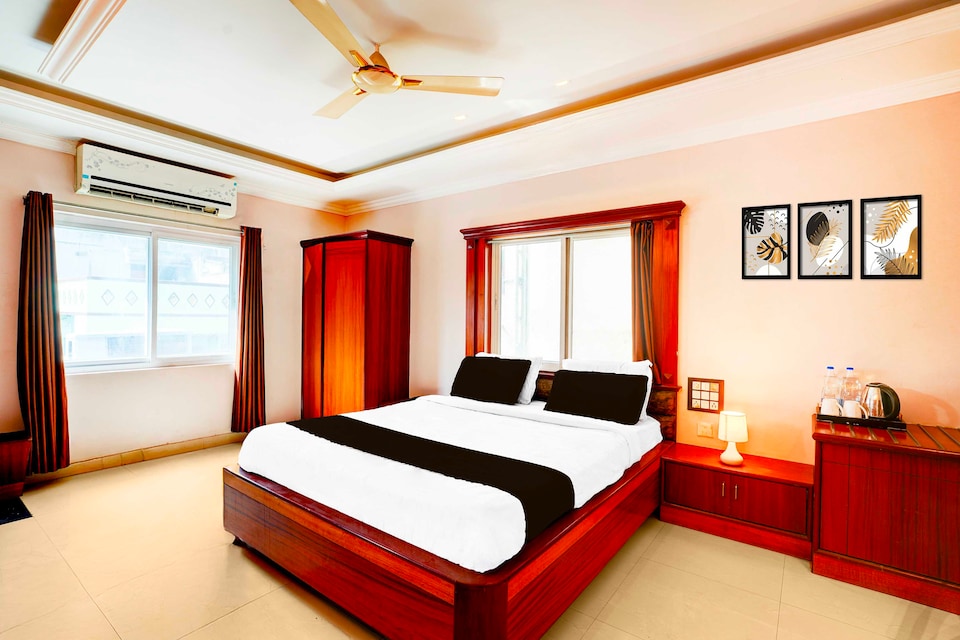 [Day Stay - 8 AM to 8 PM] Collection O Anantapur Railway Station, Anantapur, Anantapur