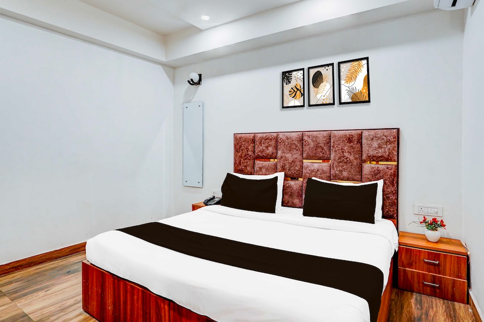 [Day Stay - 8 AM to 8 PM] Collection O Agra Lohamandi, Corporate Complex, Agra