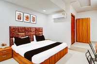 Collection O Agra Lohamandi