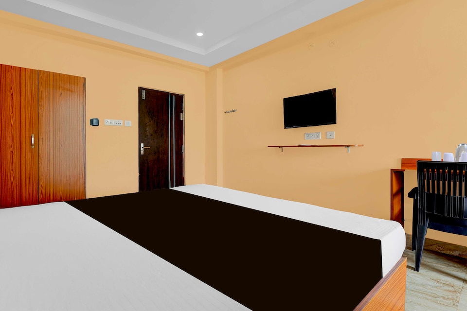 Collection O Visakhapatnam Clock Tower, Vizianagaram, Visakhapatnam