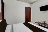 Collection O Johri Enclave Metro Station Second Home