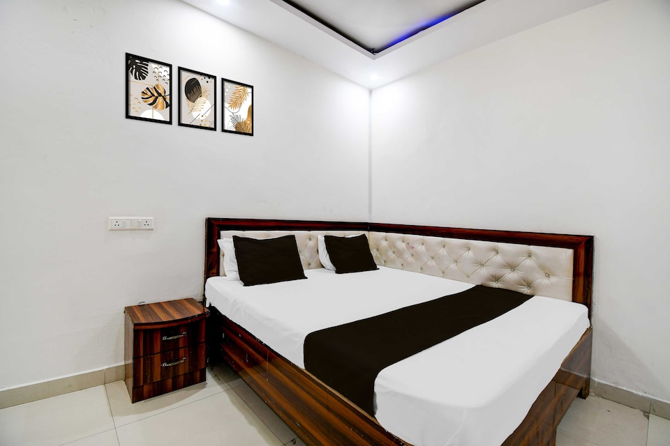 [Day Stay - 8 AM to 8 PM] Collection O Gorakhpur Industrial Area Shaurya Inn, Gorakhnath Gorakhpur, Gorakhpur