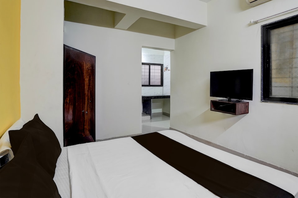 Hotel O 24k GOLD Sasvad Road Railway Satation, Hadapsar Pune, Pune