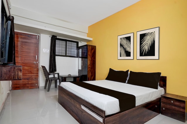 Hotel O 24k GOLD Sasvad Road Railway Satation