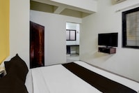 Hotel O 24k GOLD Sasvad Road Railway Satation