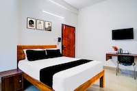 Collection O Panikhaiti Railway Station Formerly Brahmaputra View Guest House