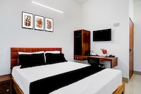 Collection O Panikhaiti Railway Station Formerly Brahmaputra View Guest House