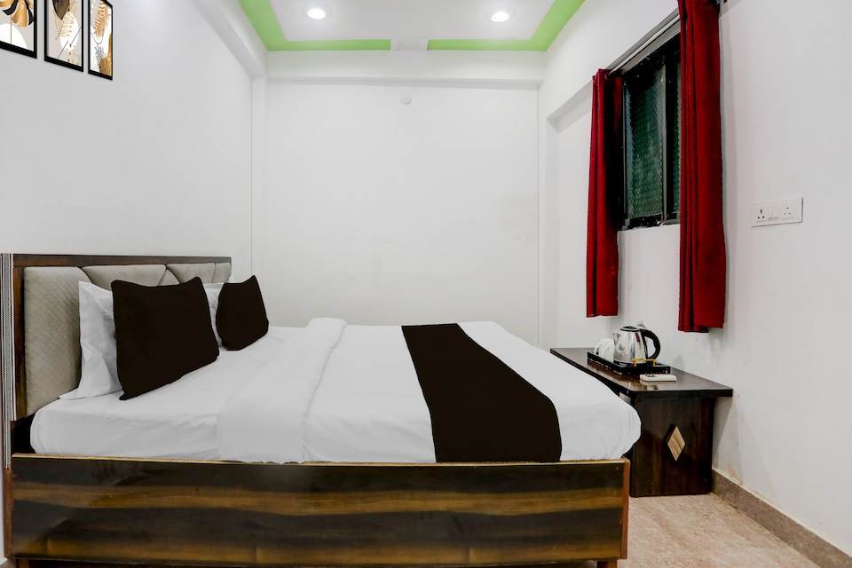SPOT ON Hotel Sneh Mahal , Mumfordganj Allahabad, Prayagraj