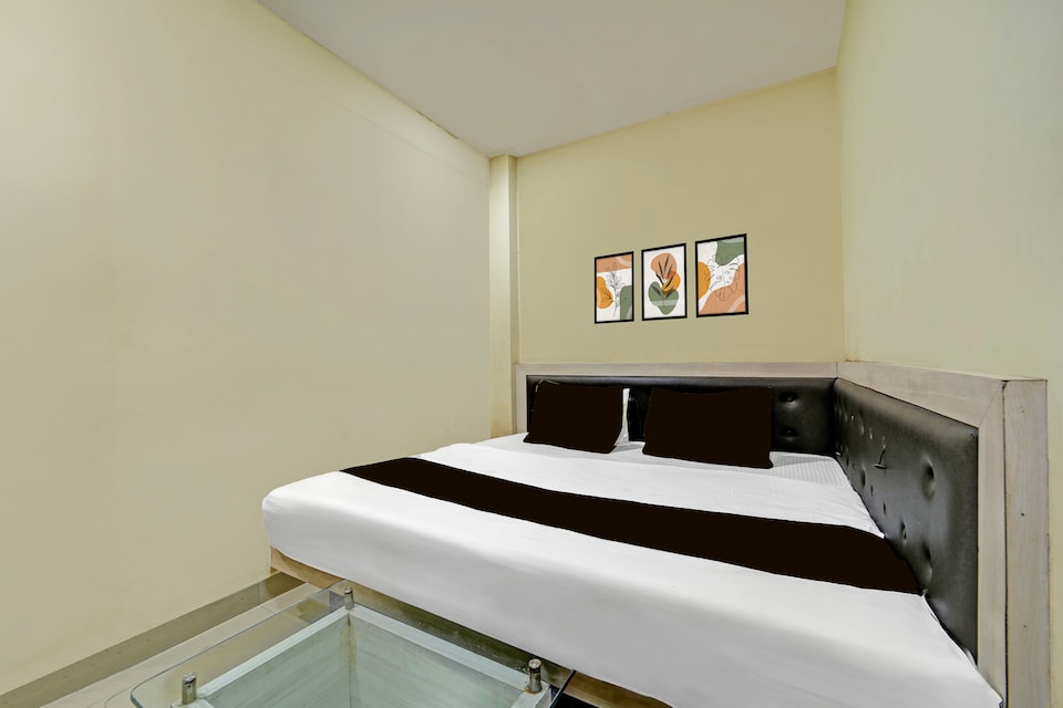 Super Hotel O by OYO Sanjay Karond Charaha, MP Nagar Bhopal, Bhopal