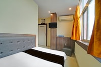 Super Hotel O Sanjay Karond Charaha