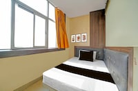 Super Hotel O by OYO Sanjay Karond Charaha