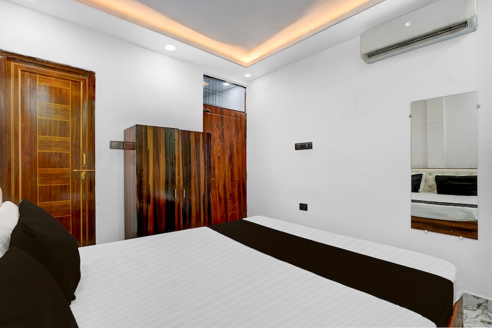 SPOT ON HOTEL R.V.GRAND, Kanpur City, Kanpur