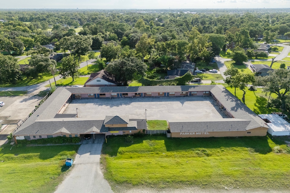 Capital O Parker Motel Clute Jackson Tx 332, C77511, Clute TX