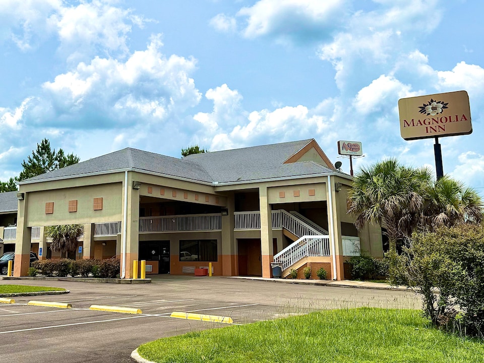 Magnolia Inn Townhouse Hattiesburg MS I-59, C39401, Hattiesburg