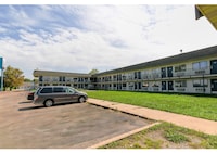 Home 6 by Townhouse Topeka KS I 70