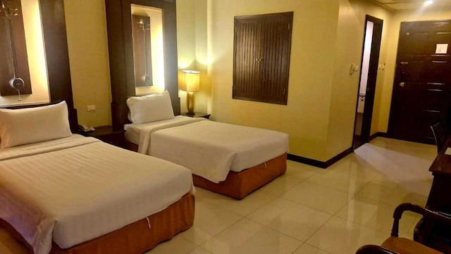 Premiere Deluxe Twin