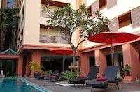 Sunday Chateau En Ville - Pattaya