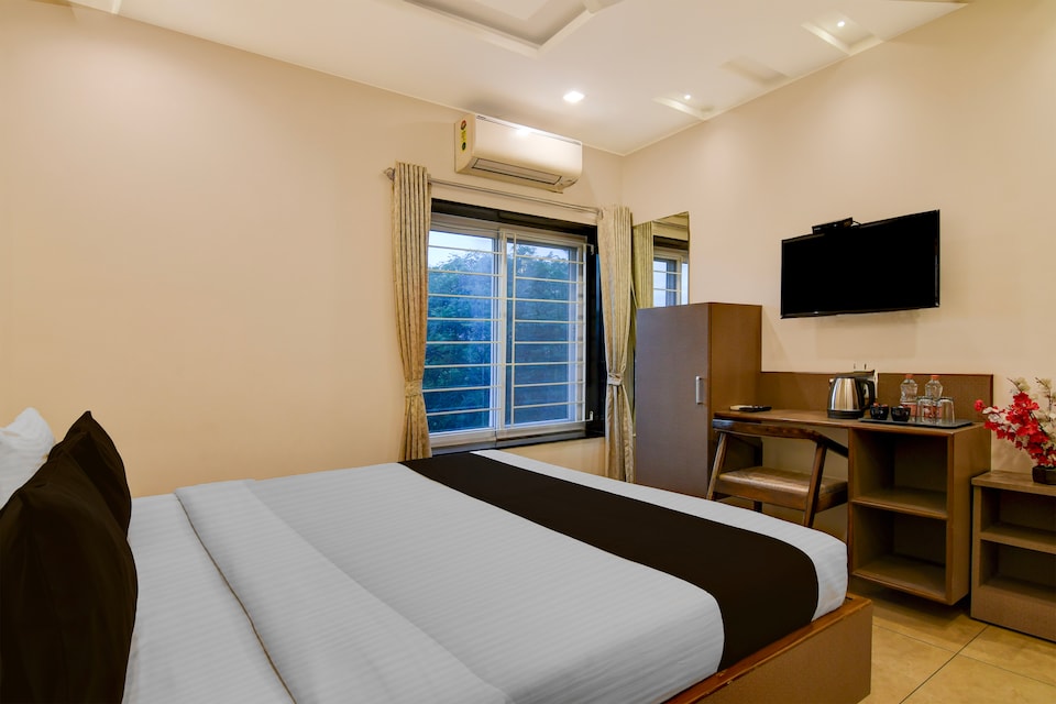 Townhouse The 36 Inn Madhuravada Bus Stop, Rushikonda, Visakhapatnam