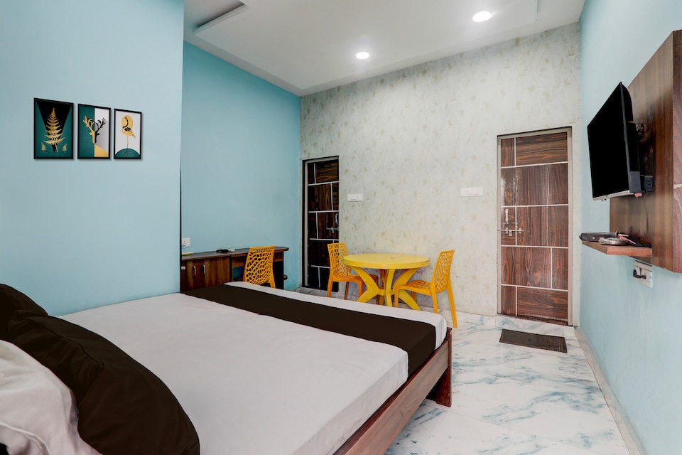 Hotel O Shree Krishna Hotel & Restaurant , Pandri Road, Raipur