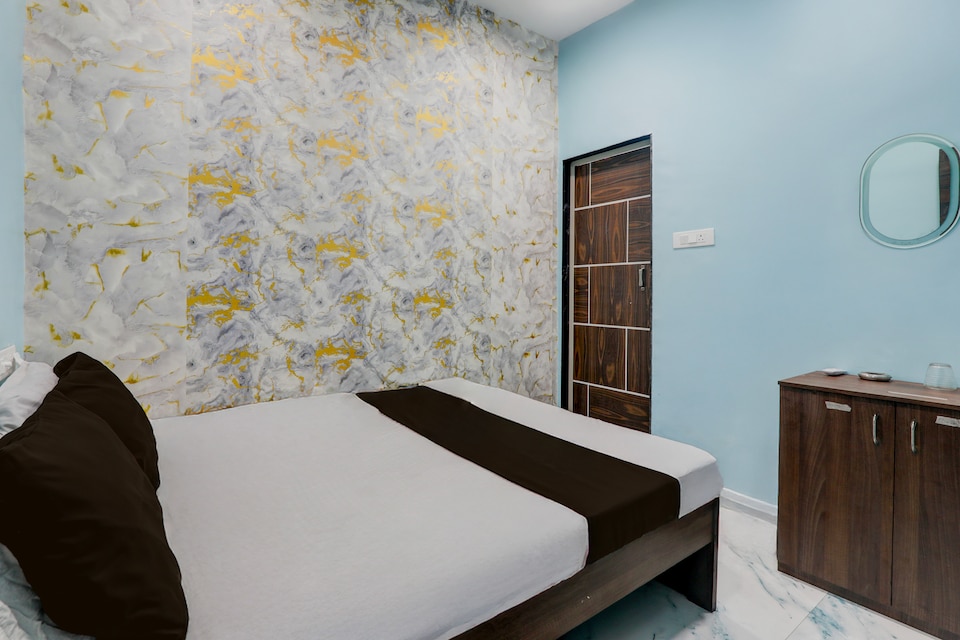 Hotel O Shree Krishna Hotel & Restaurant , Pandri Road, Raipur