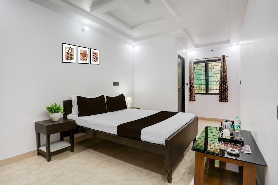 Hotel O Swarun and Banquet Hall Gulzarbagh Station Bus Stop, Patna, Patna