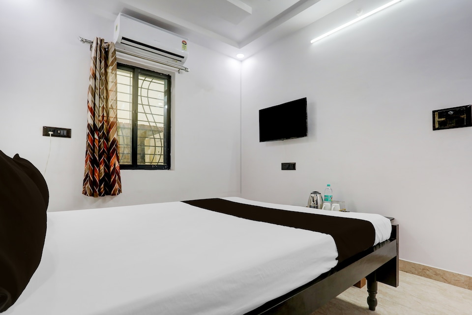 Hotel O Swarun and Banquet Hall Gulzarbagh Station Bus Stop, Patna, Patna