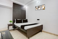 Hotel O Swarun and Banquet Hall Gulzarbagh Station Bus Stop