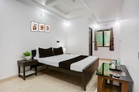 Hotel O Swarun and Banquet Hall Gulzarbagh Station Bus Stop