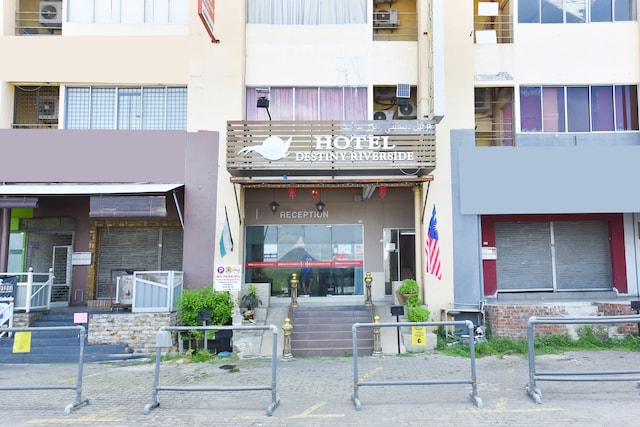 Danceter Destiny Riverside Hotel