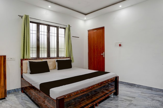 Hotel O Ujala Guest House Bīrāpatti Railroad Station