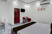 Hotel O Ujala Guest House Bīrāpatti Railroad Station