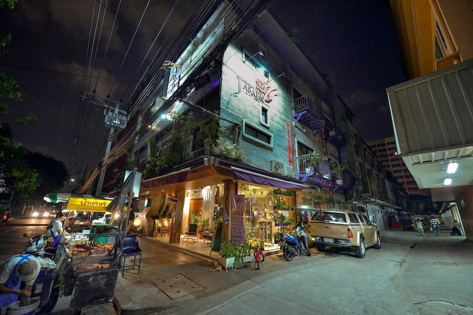 Collection O Jasaen Stylish Boutique Hotel, Bang Rak, Bangkok