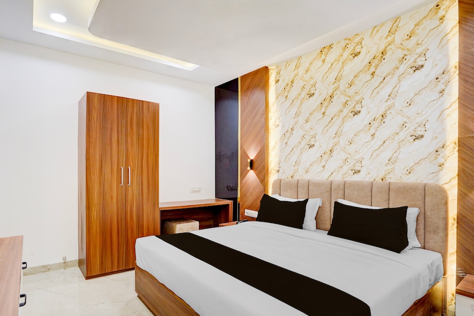 Hotel O Seemansh, Vijay Nagar Indore, Indore