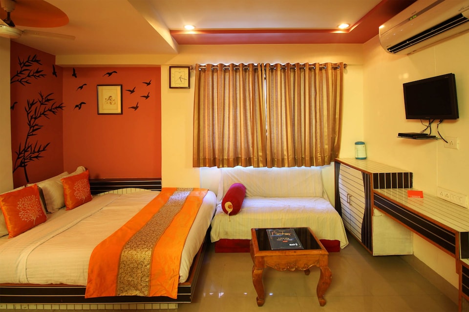 OYO 2395 Hotel Angan Residency, SG Highway Ahmedabad, Ahmedabad